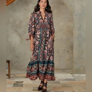 NWT! Farm Rio Size XS • Seashell Tapestry Viscose Maxi Dress.